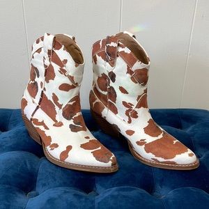 Arider Girl Cowprint boots size 7.5